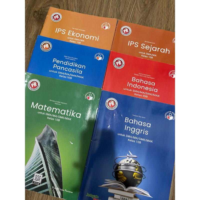 Buku Preloved Intan Pariwara untuk SMA/MA/SMK/MAK Kelas 10 Matematika, Sejarah, Fisika, Kimia, Bahas