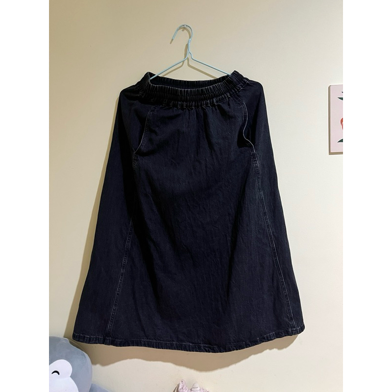 [preloved] UNIQLO U jeans skirt rok midi