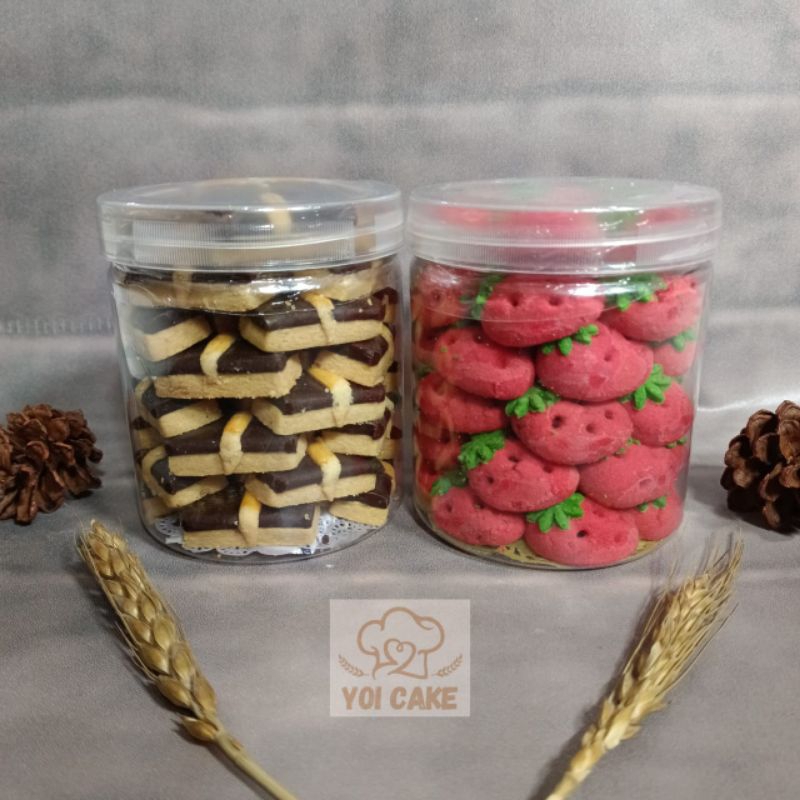 

Promo Bundling!!!!Kue kering Paket Coklat Stik dan Nastar Strawberry toples 600ml