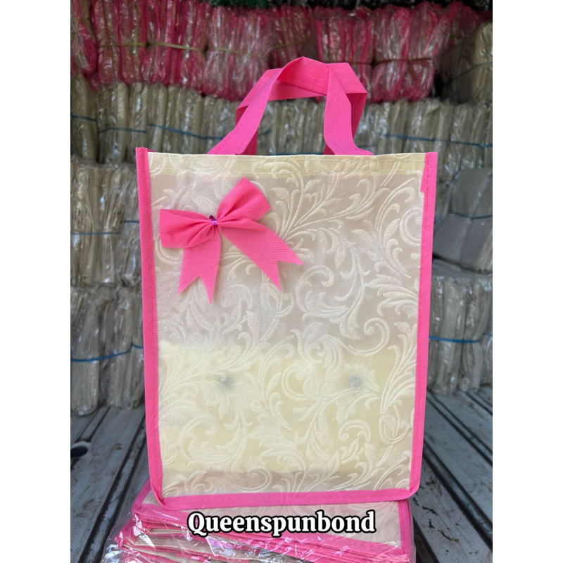 

HARGA LUSIN ISI 12 BIJI-TAS HAJATAN EMBOSS KOMBINASI 22x22x30