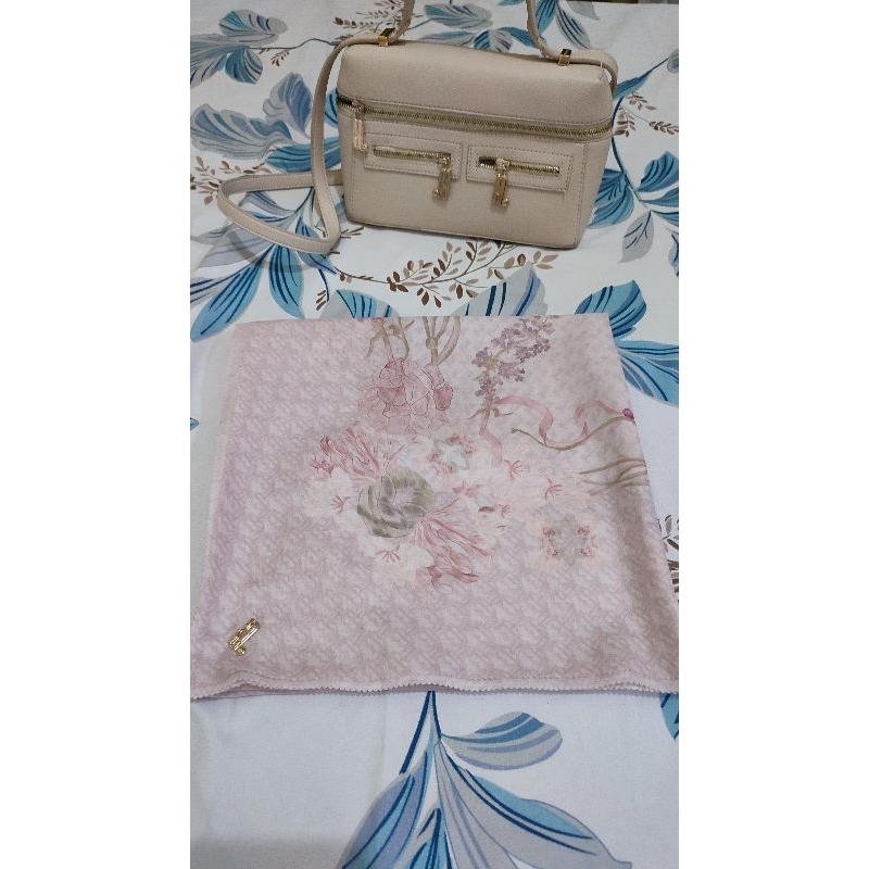 Preloved heylocal SCARF - BY HEYLOCAL.ID