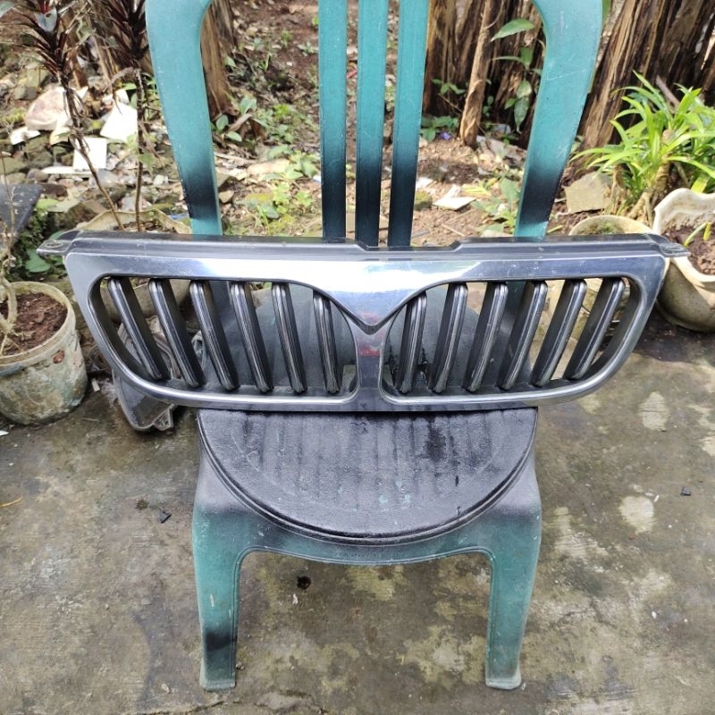 Grill Isuzu panther 2000-2004 Gen1 original