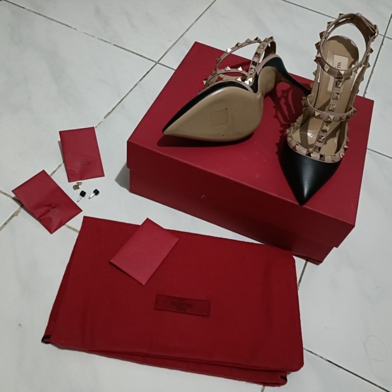 Preloved Valentino Garavani Valentino Garavani Rockstud Heels size 37 ORIGINAL