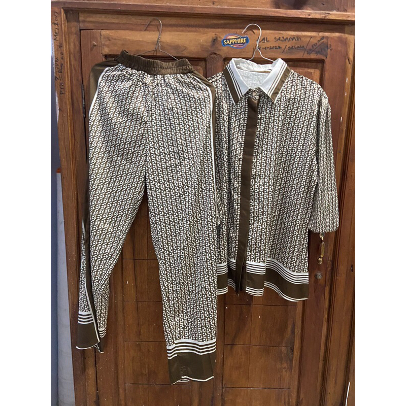 preloved baju one set wanita bahan satin premium | one set coklat wanita 100.000 | baju tidur one se