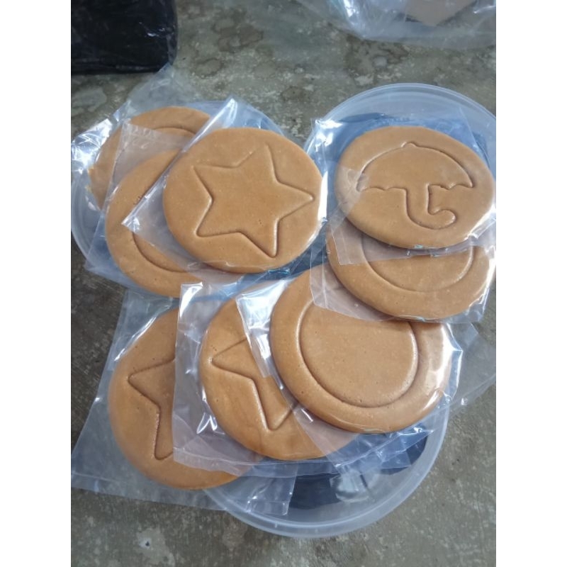 

dalgona candy ukuran 9-10 cm isi 50 pcs