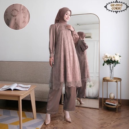 Laura One Set Atasan Brokat + Celana Satin Setelan Kondangan Wanita Simple Fashion Muslimah Remaja D