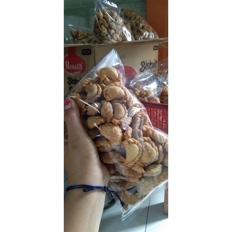 

pastel abon mini kering 500gr