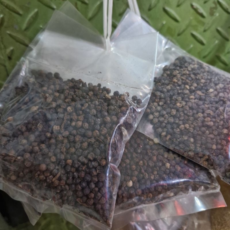 

Lada Hitam Bijian 50 gram / Black Pepper Crush / Lada Hitam Biji / Lada Hitam Pecah / Lada Hitam Butir / Lada Hitam Bulir