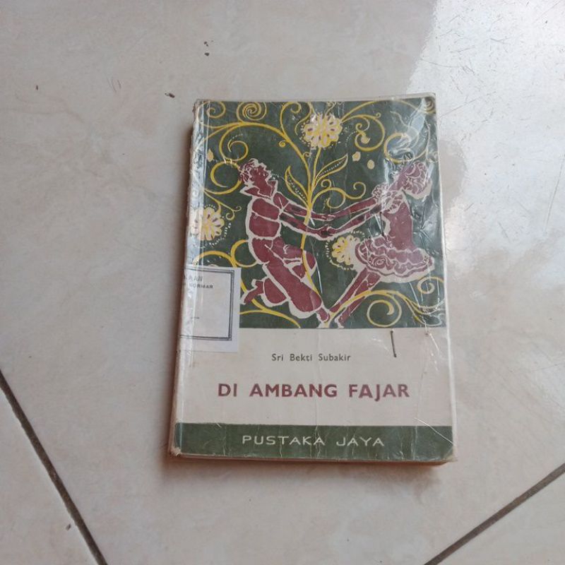buku di ambang fajar - Sri Bekti subakir