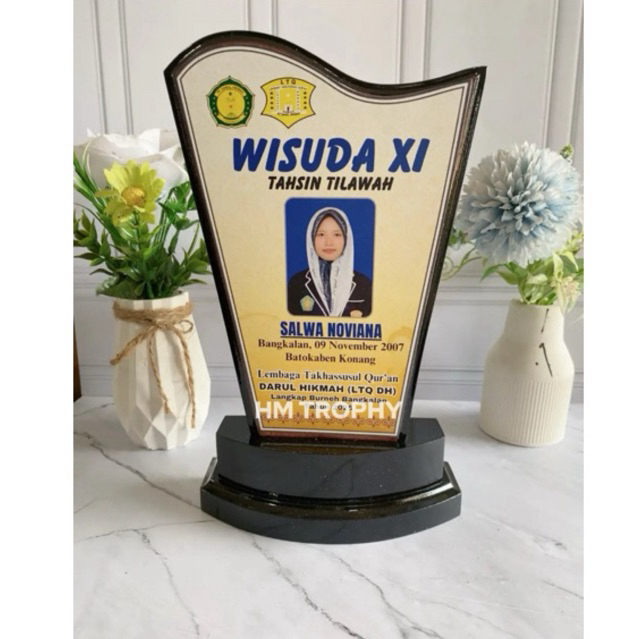 PLAKAT KAYU WISUDA