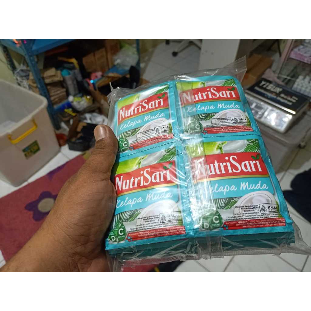 

Nutrisari Minuman Serbuk Instan Minuman Rasa Kelapa Muda 11gr x 10pcs