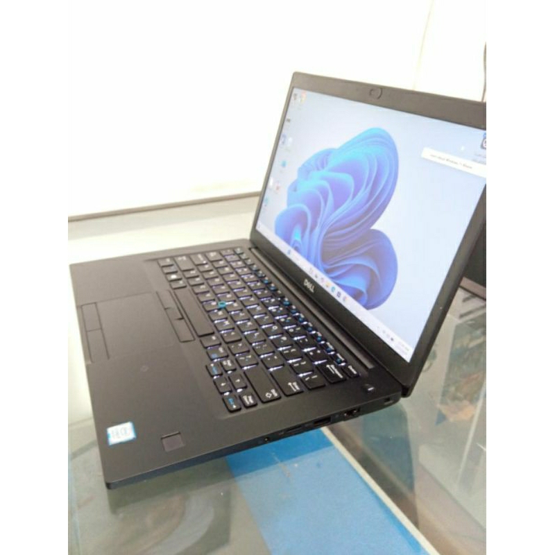 Dell Latitude 7490Core i7 generasi 8Ram 8 GB-SSD 256 GB