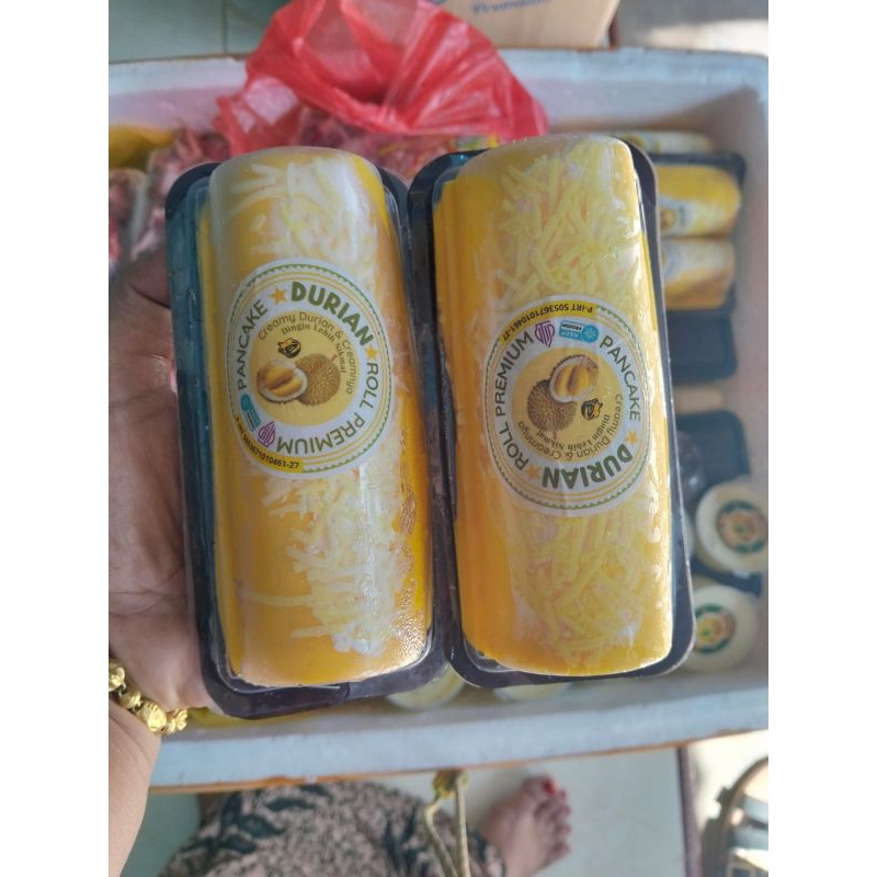 

pancake durian roll berat 150g dengan toping dan kemasan yang sangat ekonomis.pengiriman di daerah muaro bungo dan sekitarnya bisa order secaura pribadi