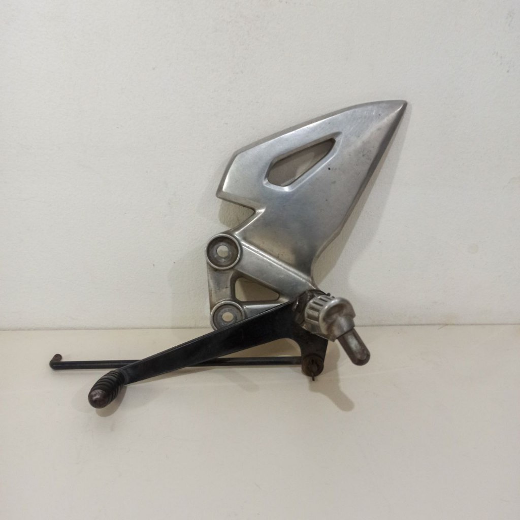 Underbone / Footstep Depan Suzuki GSX Original