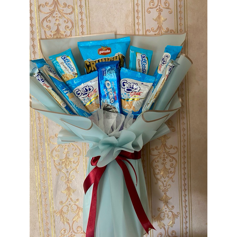 

BOUQUET Murah paket Bunga dan Snack (BLUE) / Kado Wisuda / kado pacar / kado perpisahan