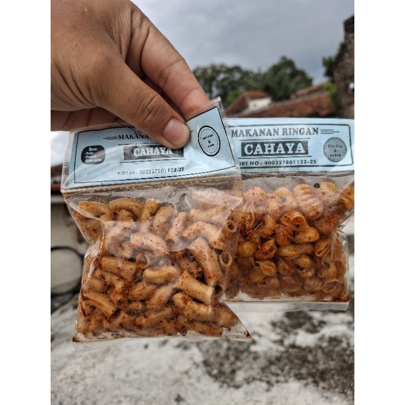 

MAKARONI DAUN JERUK PAKET HEMAT 10 PCS 45 GRAM BANTET/KRIWIL/KERANG/SEBLAK