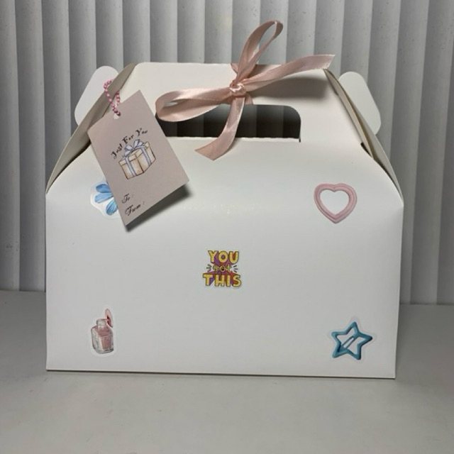 

GIFTBOX | HAMPERS HANDMADE | AESTHETIC