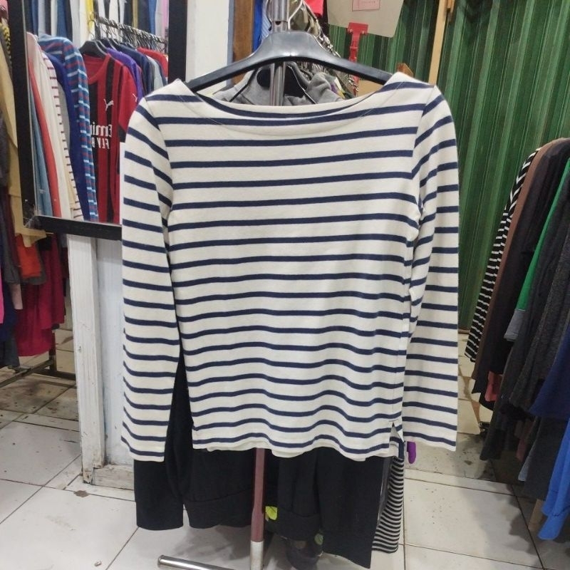 Atasan wanita salur lengan panjang uniqlo small