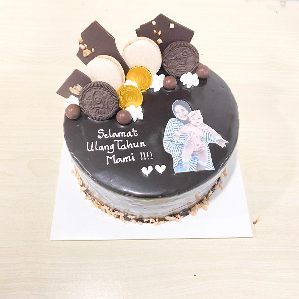 

Kue Ulang Tahun/Birthday Cake/Kue Ultah tema Chocolate edible/Edible chocolate