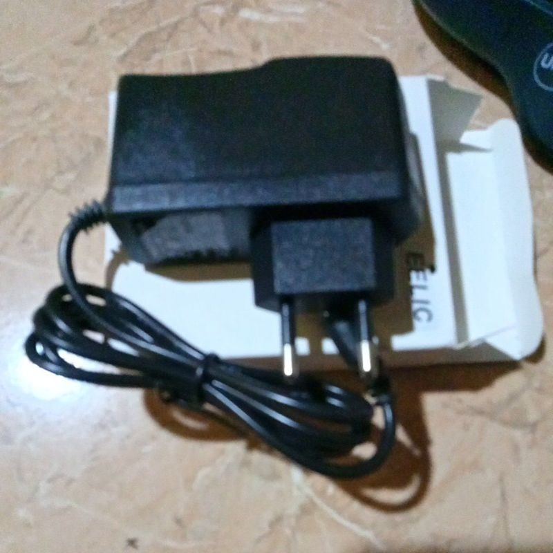 adaptor 12 volt 1A bekas