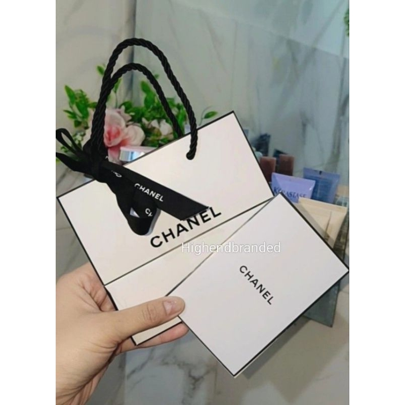 

✾ Original Paperbag Chanel dan kartu ucapan untuk gift
