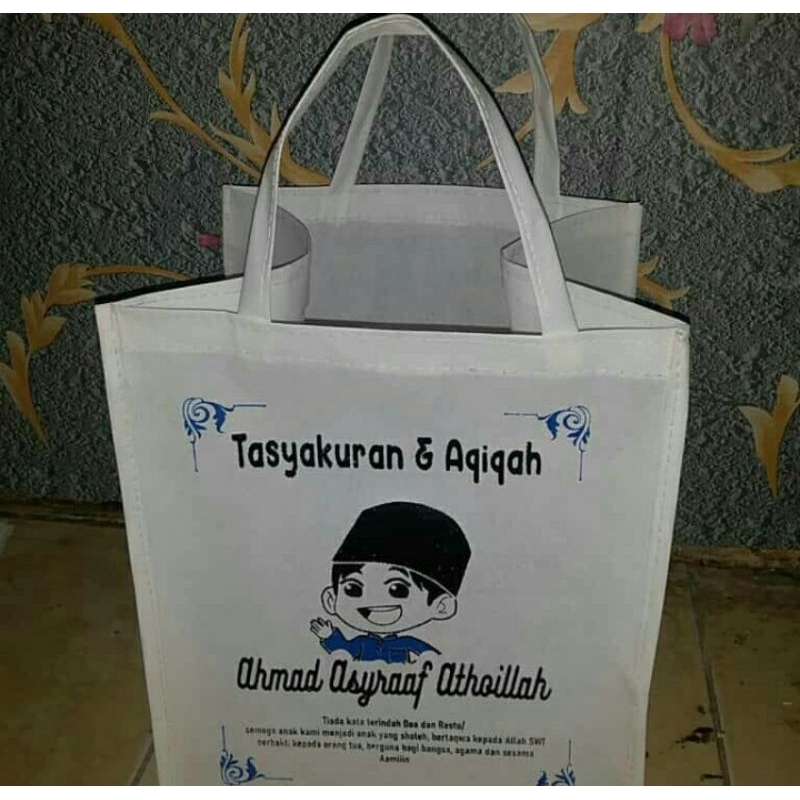 

Tas Spunbond Hajatan 20x20x25