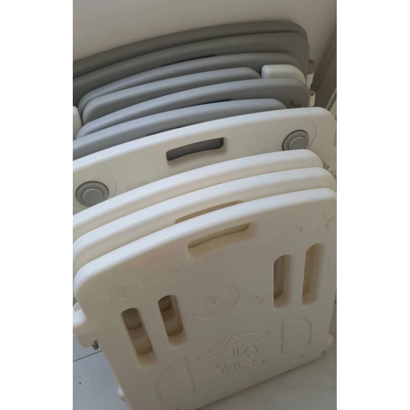 Preloved Like New Lengkap Box Coby Haus Fence Baby Grey White Pagar Bayi Bermain Abu Putih 6 + 2 + 2