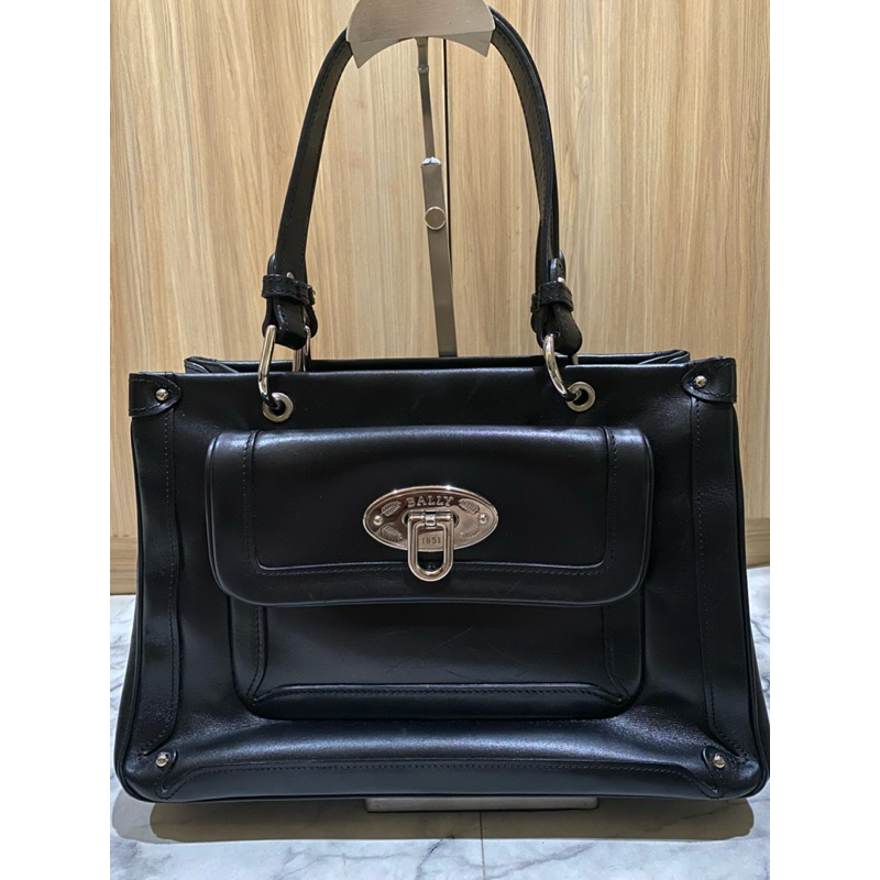 Preloved Shoulder Bag Wanita by Bally