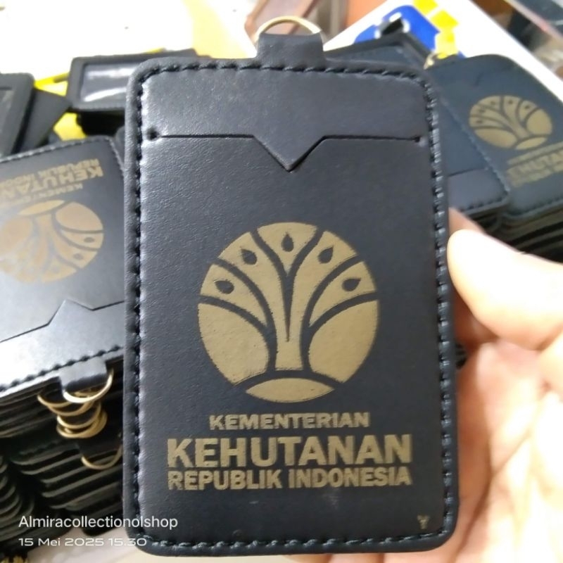 

YEN nametag holder Kemenhut casing id card kementerian kehutanan casing id card terbaru Kemenhut