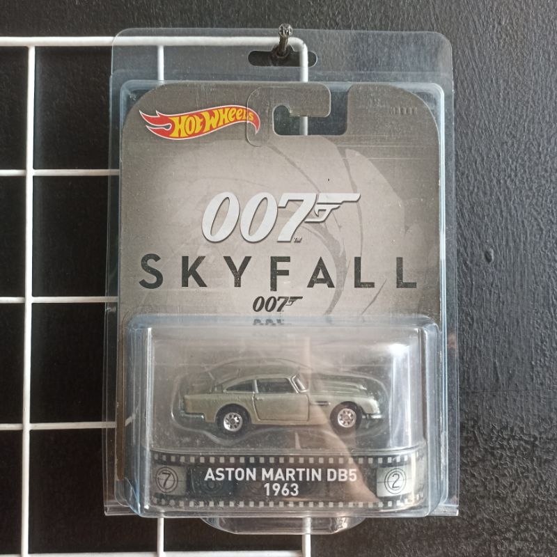 Hot Wheels Aston Martin DB5 DBS 007 James Bond Skyfall Premium Retro Entertainment not LBWK civic su