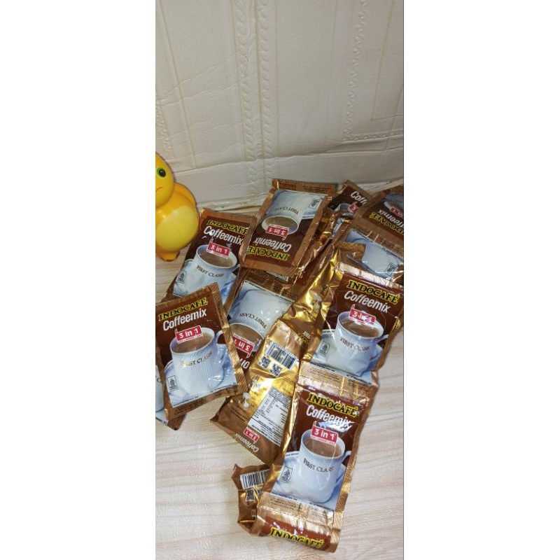 

Indocafe coffemix per renceng isi 10 sachet