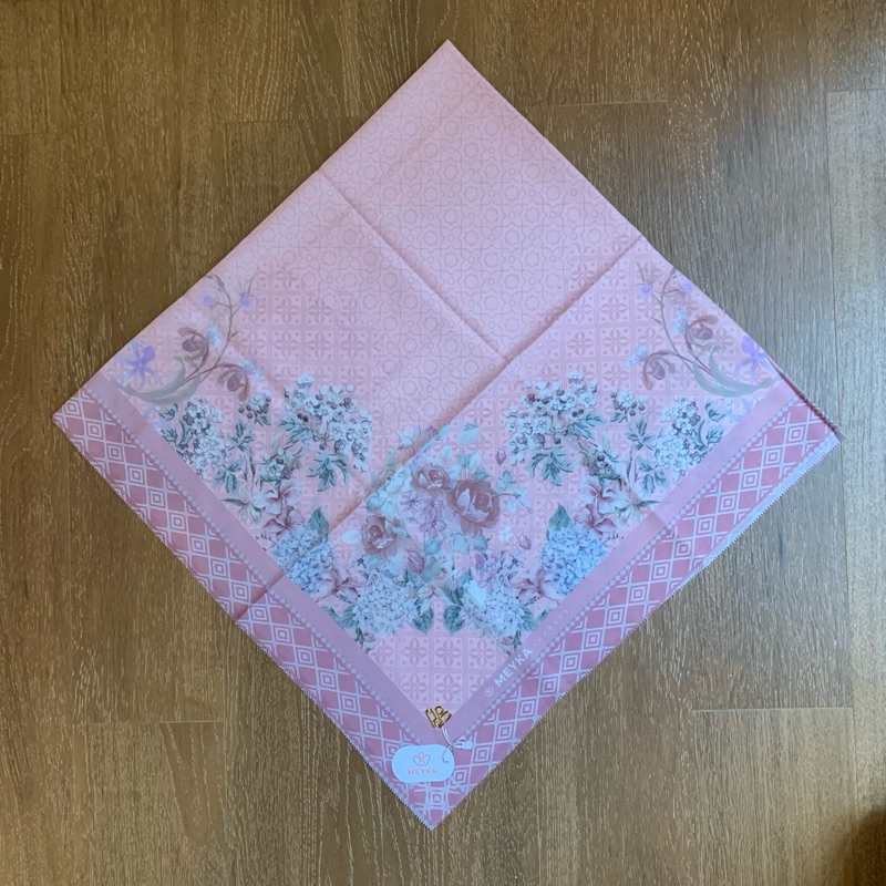 Hijab segi empat Pink motif bunga