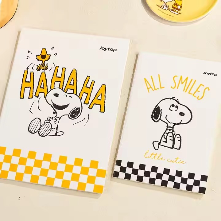 

Buku Tulis Karakter Snoopy / Buku Catatan Snoopy / Notebooks B5 / Buku Tulis Gambar Snoopy / Buku Sekolah / Alat Tulis Sekolah Tema Snoopy / Buku Tulis Joytop / Joytop Snoopy Line Life Book B5 JT-101317 / Joytop Snoopy Stitched Book A5 JT-101315