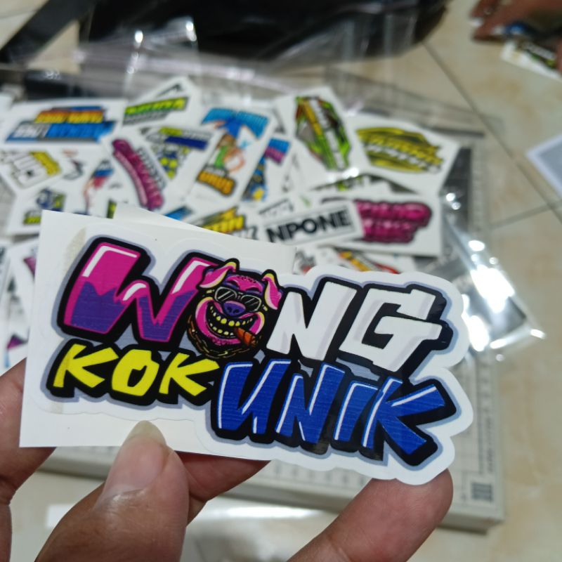 

Stiker WONG KOK UNIK