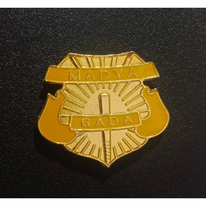 pin gada madya magnet