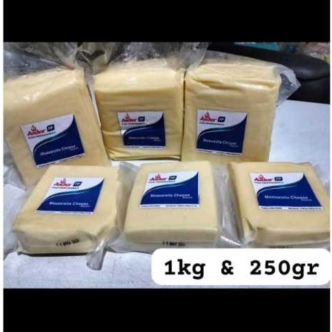 

Keju mozzarella anchor original kemasan 1kg dan 250 gr