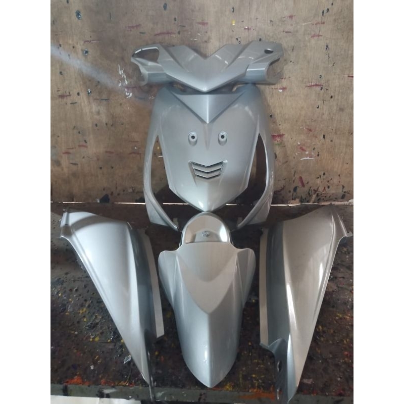 full body halus honda beat karbu warna custom silver