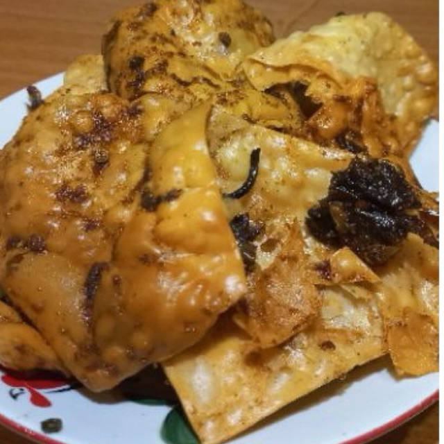 

cemilan krupuk pangsit pedas 130gr