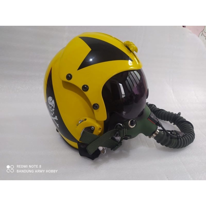 HELM PILOT HGU-33 "JOLLY ROGERS"/HELM ANTIK /HELM MOTOR DAN MASKER OXYGEN REPLIKA
