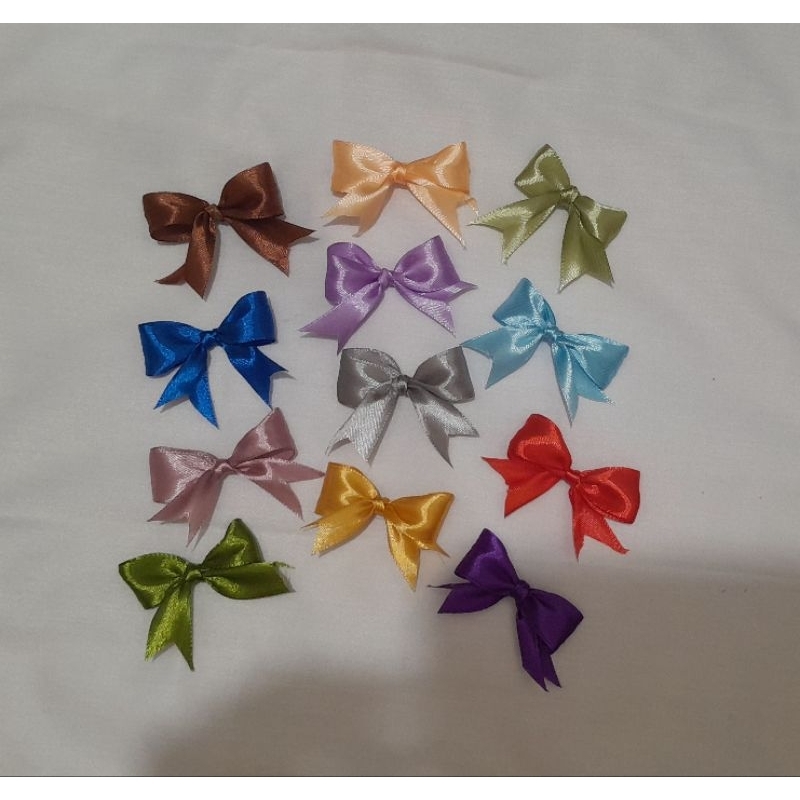 

Pita Satin Tempel Siap Pakai Pita Hampers Mini Pita Souvenir Tinggal Tempel Pita