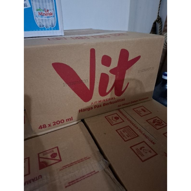 

Vit Gelas 1 Karton Isi 48 Gelas 200ml