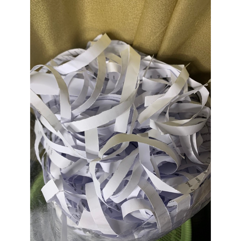 

kertas cacah serut bekas berat 100 garam/ kertas tambahan packing/ kertas packing pecah belah/ kertas serut murah