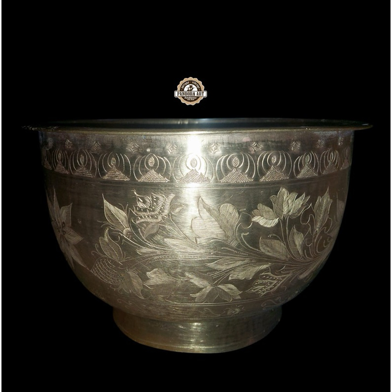 Periuk / bokor kuningan ukir KUNO size JUMBO