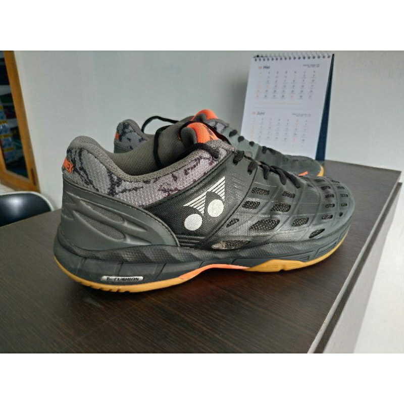 Sepatu Badminton Yonex Court Ace Matrix 2 (Second)