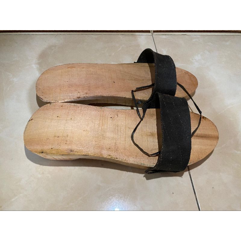 SANDAL BANGKIAK TEROMPAH KAYU POLOS SANDAL MUSHOLA
