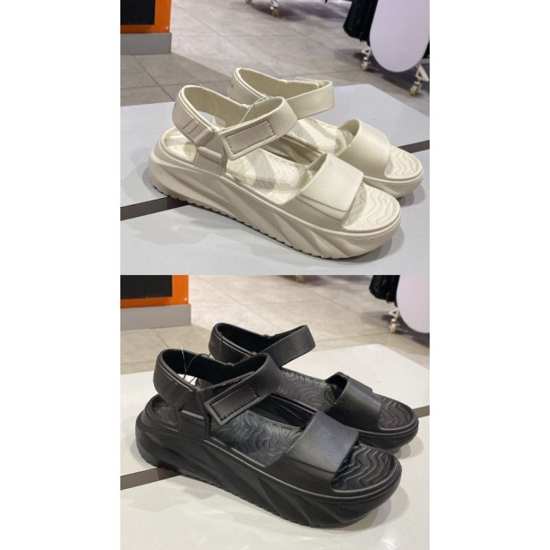 Sepatu sandal karet Airwalk cewek Size 36-40 cream hitam