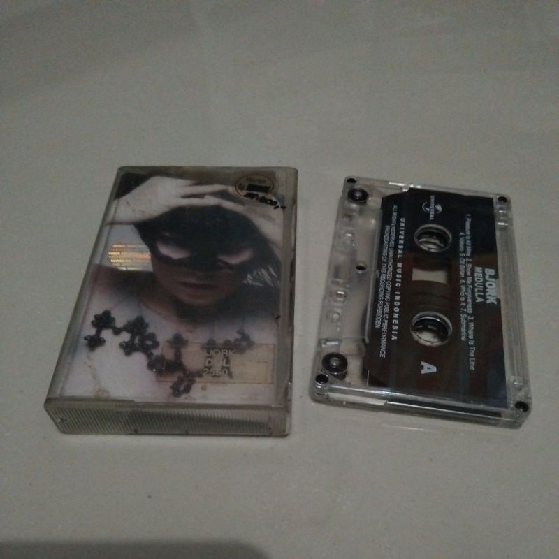 Kaset Tape Bjork - Medulla