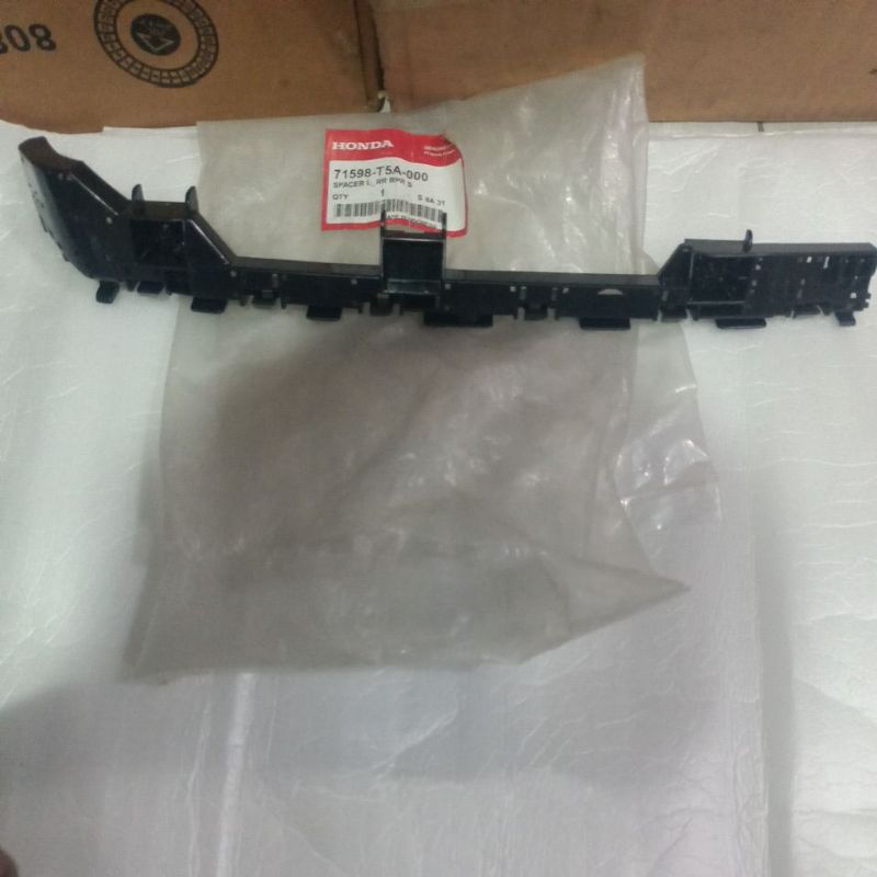 bracket bumper belakang LH Honda Jazz Rs Gk5 2014-2021 original