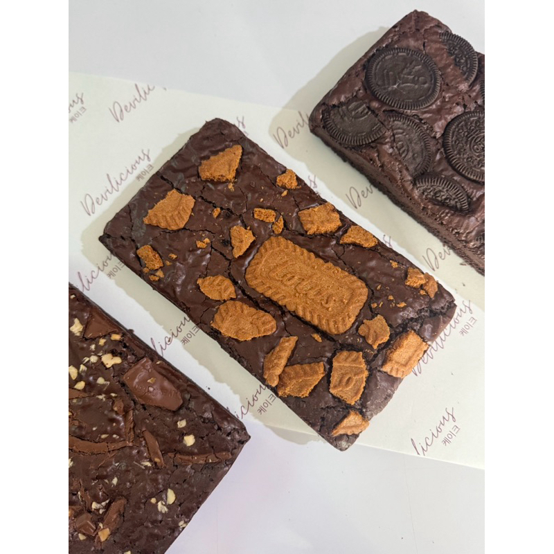 

OATMEAL BROWNIE LOTUS (HALF SIZE)