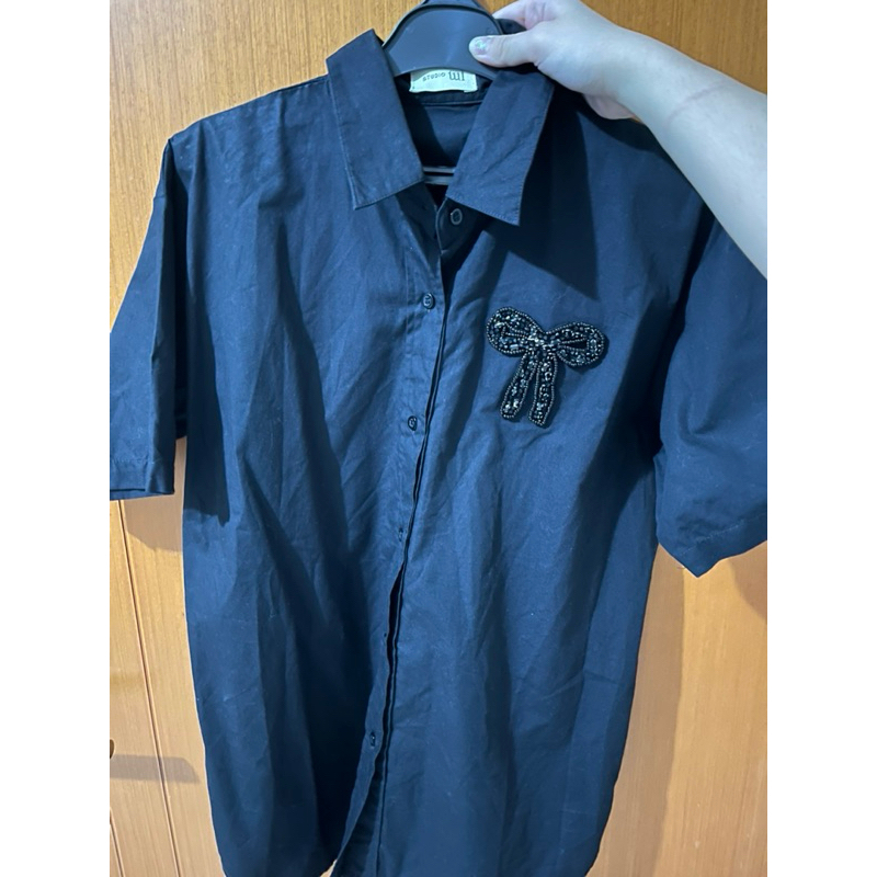 studio tui black top